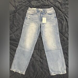 Flying Monkey - "Boatload" High Rise Distressed Hem Crop
Straight Jeans